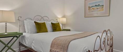 3 dormitorios, escritorio, tabla de planchar con plancha y wifi