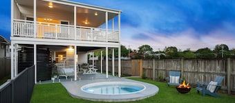 5 Bdrm, Parkside, Great deck, Zone One, heated plunge pool. Walk to everything.