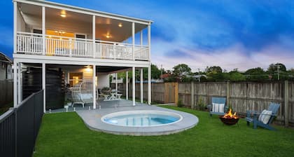 5 Bdrm, Parkside, Great deck, Zone One, heated plunge pool. Walk to everything.