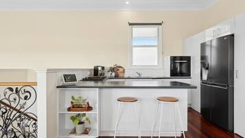 冰箱、微波炉、烤箱、炉灶