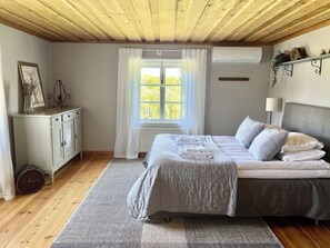 1 slaapkamer, een bureau, gratis wifi, beddengoed