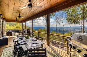 Outdoor dining - Panoramic Mountain & Sunset View · 3 King Suites · Sauna · XL Hot Tub · Fire Pit (Ellijay)