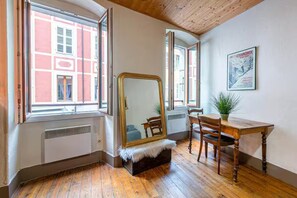 Dining - T2 apartment (Montpellier)