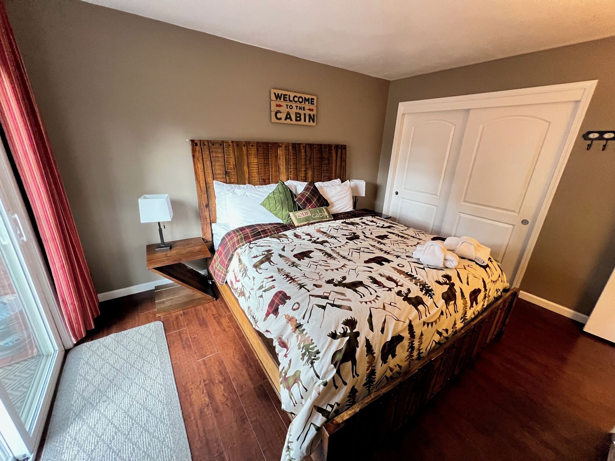 2 bedrooms, desk, iron/ironing board, free WiFi