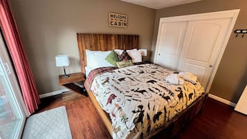 Desk, iron/ironing board, free WiFi, bed sheets