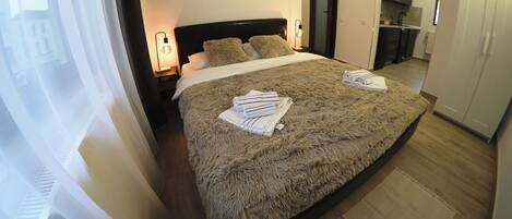 1 habitación, tabla de planchar con plancha y wifi