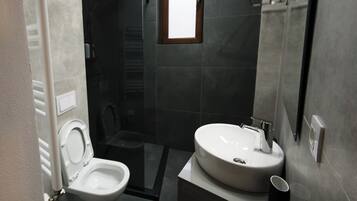 Bruser, hårtørrer, håndklæder, Sæbe