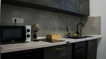 Microwave, stovetop, dishwasher