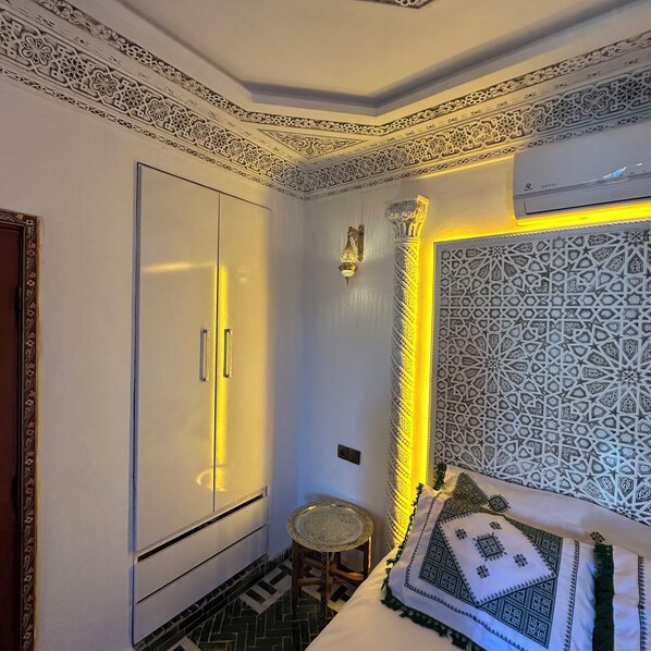 Family Quadruple Room | Free WiFi - Riad Dar Elbellar (FES)