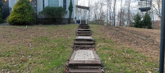 Private Bedroom with Attached bathroom in Monroe Township, 30 nights minimum.