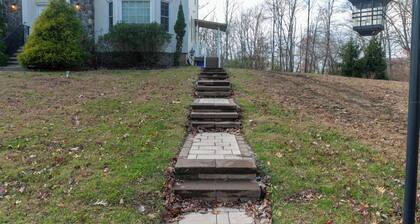 Private Bedroom with Attached bathroom in Monroe Township, 30 nights minimum.