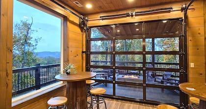 NEW LUX 12BR I Sleeps 36 I Private Pool & Mtn Views