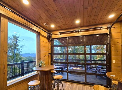 NEW LUX 12BR I Sleeps 36 I Private Pool & Mtn Views