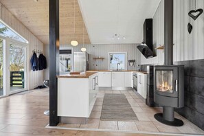 Fridge, oven, stovetop, dishwasher - Peaceful holiday dream by the Limfjord coast (Struer)