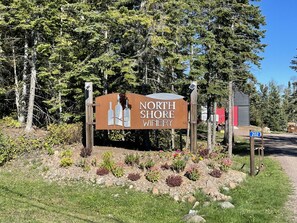 Property grounds - NEW Spacious & Cozy 1 bed end unit ski in ski out (Lutsen)