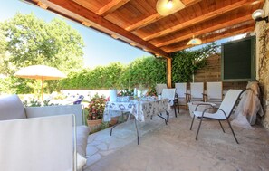 Outdoor dining - Gorgeous apartment in San Marco di Castellab (San Marco di Castellab)