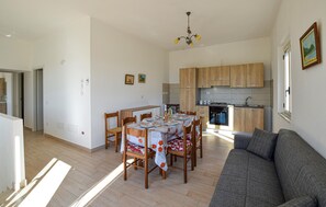 Interior - 2 bedroom awesome apartment in Ricadi (Ricadi)