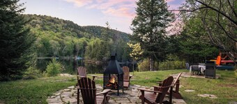 Lakeside cottage | family | Canoe, Kayak | Veranda