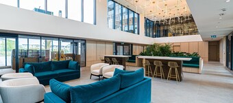 Brand New Stylish 2BR Condo in Oakville