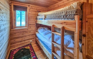 3 bedrooms, travel crib - Amazing home in Skare with sauna (Skare)