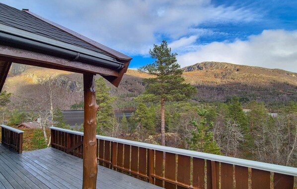 Property grounds - Amazing home in Skare with sauna (Skare)