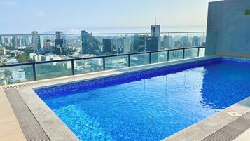 Piscina en la azotea