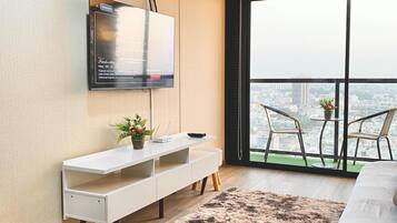 Comfort-Apartment, Balkon, Stadtblick | Wohnzimmer