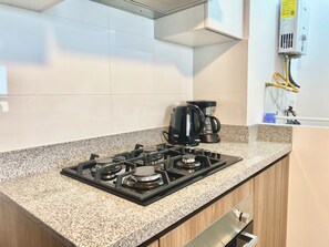 Comfort Apartment, Balcony, City View | Private kitchen