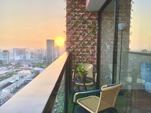 Comfort Apartment, Balcony, City View | Balcony view - Apartment with San Isidro View (2802) (Lima)