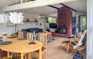 Dining - 3 bedroom nice home in Tarm (Tarm)