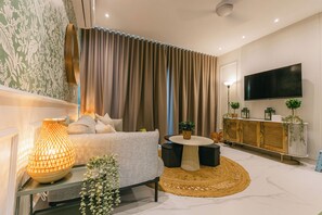 TV - Villa Iris- Private Pool retreat in Las Iguanas Golf Residence, Cap Cana (Punta Cana)