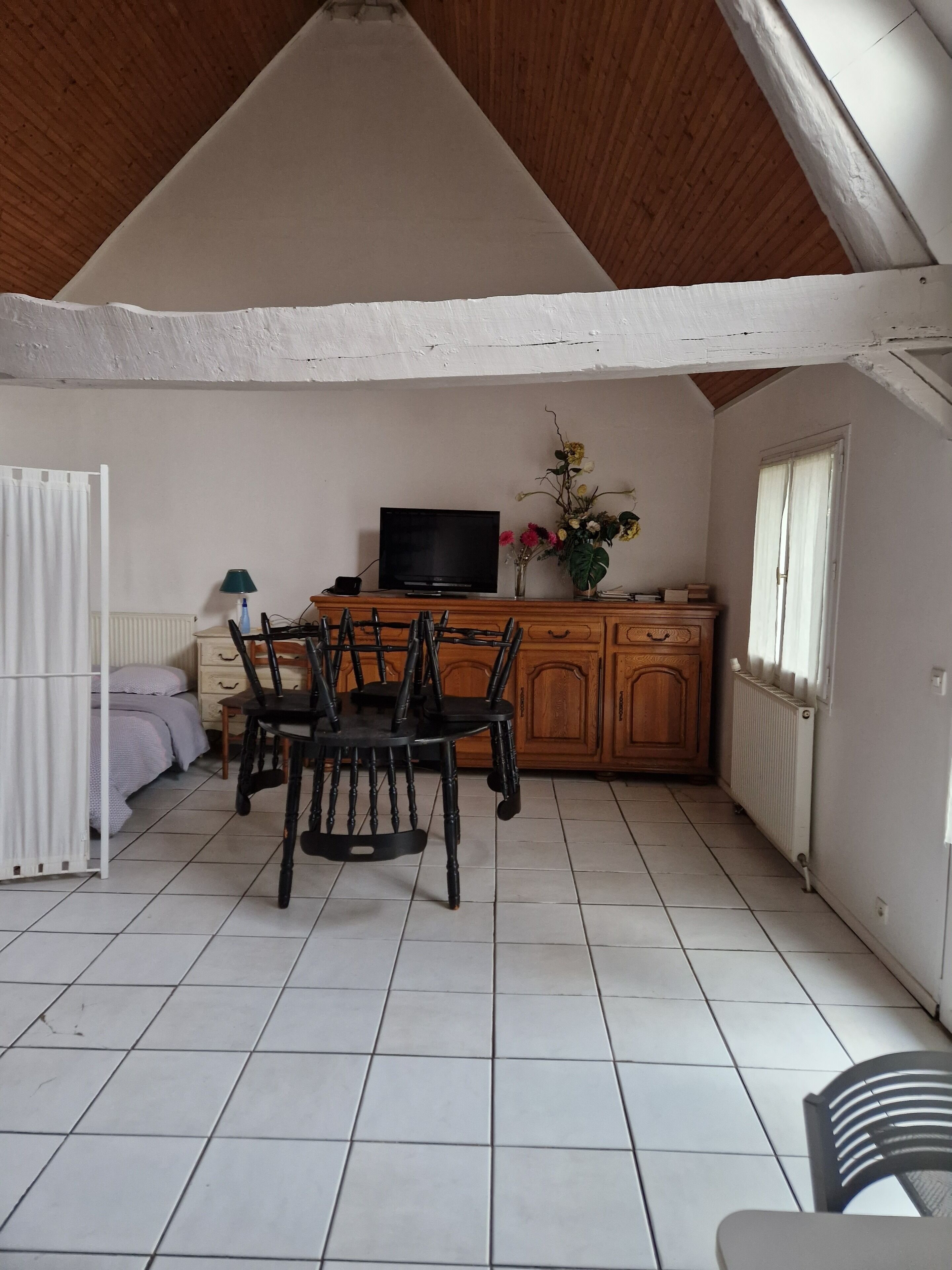 1 chambre, fer et planche à repasser, Wi-Fi, draps fournis