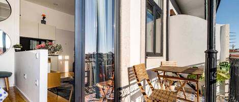 屋外ダイニングエリア