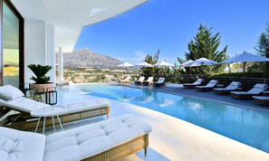 Indoor pool, outdoor pool - Luxury Villa With Panoramic Views - Puerto Banus (Marbella)