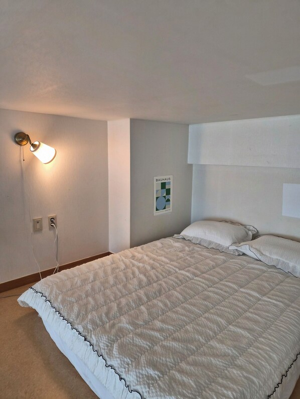 1 室のベッドルーム、WiFi