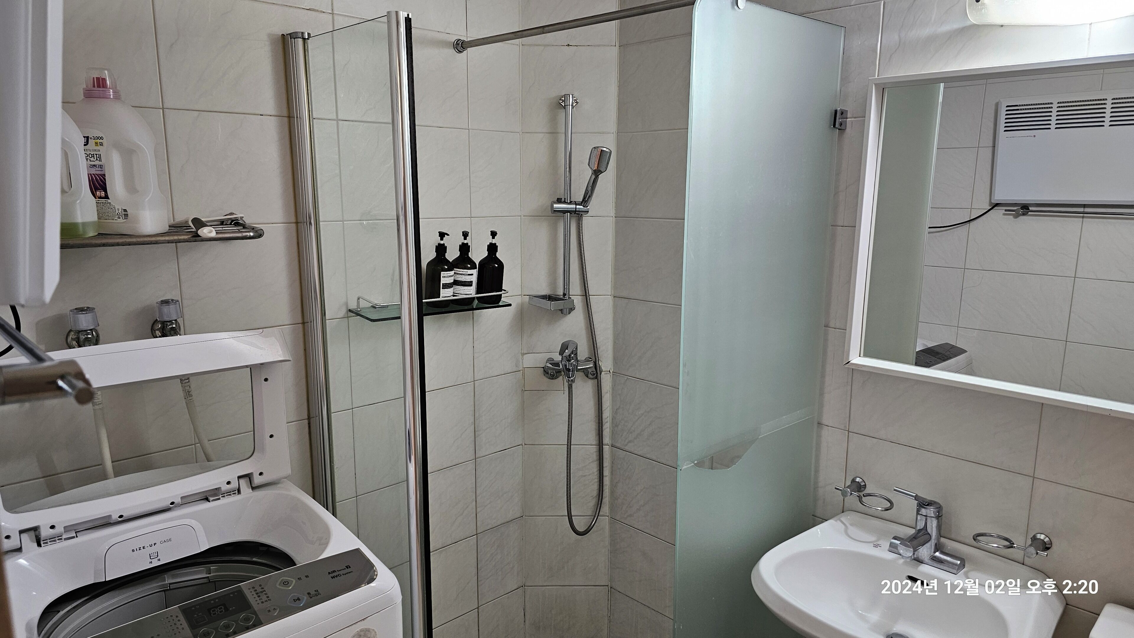 Dusche, Haartrockner, Bidet, Handtücher