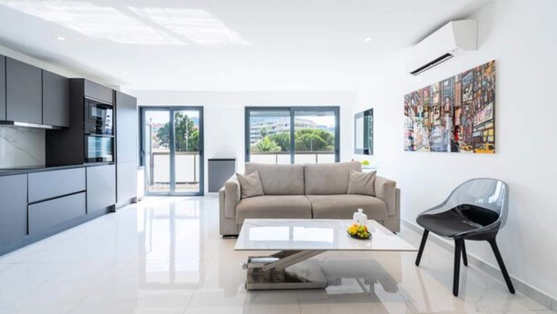 Living area - 2P Traversant, Centre Cannes, Rue D'antibes (Cannes)