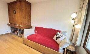 Living area - Apartment in Megeve Near Chamois Lift (Megeve)