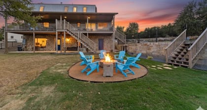 Big! *3 Kings* Hot Tub / Pool, Fire Pit Game Room