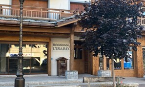 Exterior detail - Apartment in the Village Center, Close to the Slopes (Courchevel)