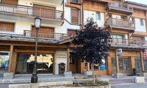 Exterior detail - Apartment in the Village Center, Close to the Slopes (Courchevel)