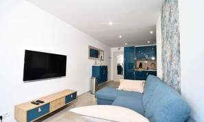 Living area - Apartment Near Grau du Roi With Pool (Le Grau-Du-Roi)