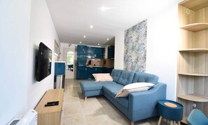 Living area - Apartment Near Grau du Roi With Pool (Le Grau-Du-Roi)