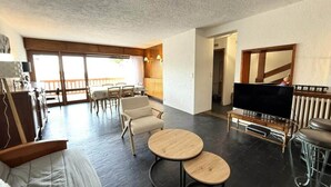 Living area - Chalets for 6 People (Peone)