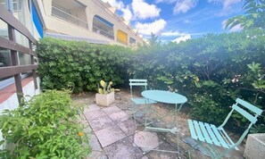 Outdoor dining - Apartment in Grau du Roi Near Espiguette (Le Grau-Du-Roi)