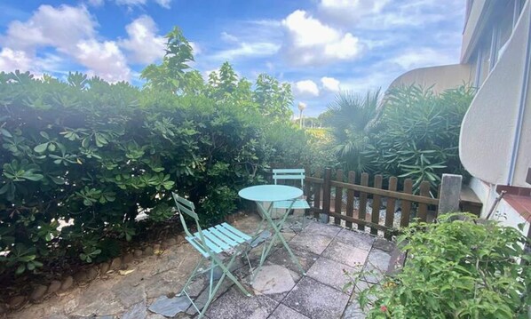 Outdoor dining - Apartment in Grau du Roi Near Espiguette (Le Grau-Du-Roi)
