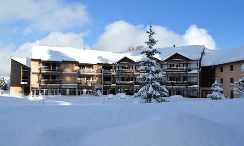 Holiday Home in Jura With Heated Pool