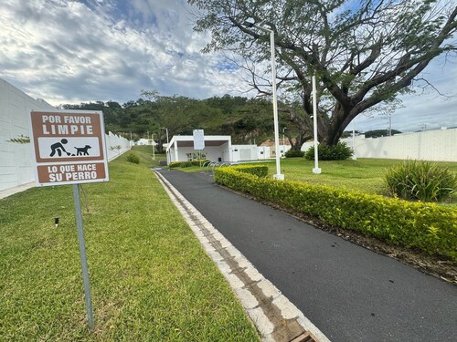 Cozy and modern home, perfect for a family or a small group with a private stay.