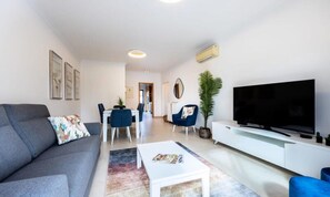 Living area - Apartments for 6 People (Lagos)