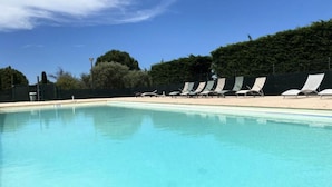 Pool - Apartments for 4 People (Brunet)
